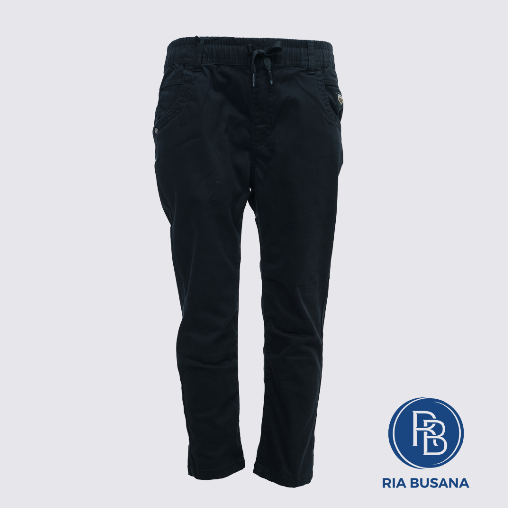 Ria Busana - Bombi - Celana Panjang Hitam Kasual Anak Pria Semi Pensil Katun Art. BPEK15402GTP