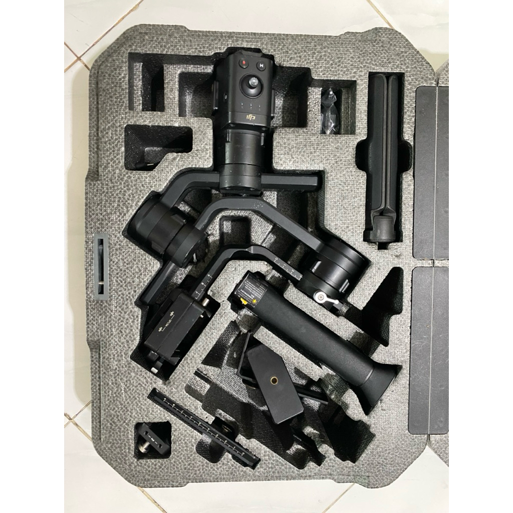 Stabilizer / Gimbal Kamera DJI Ronin S (Second)