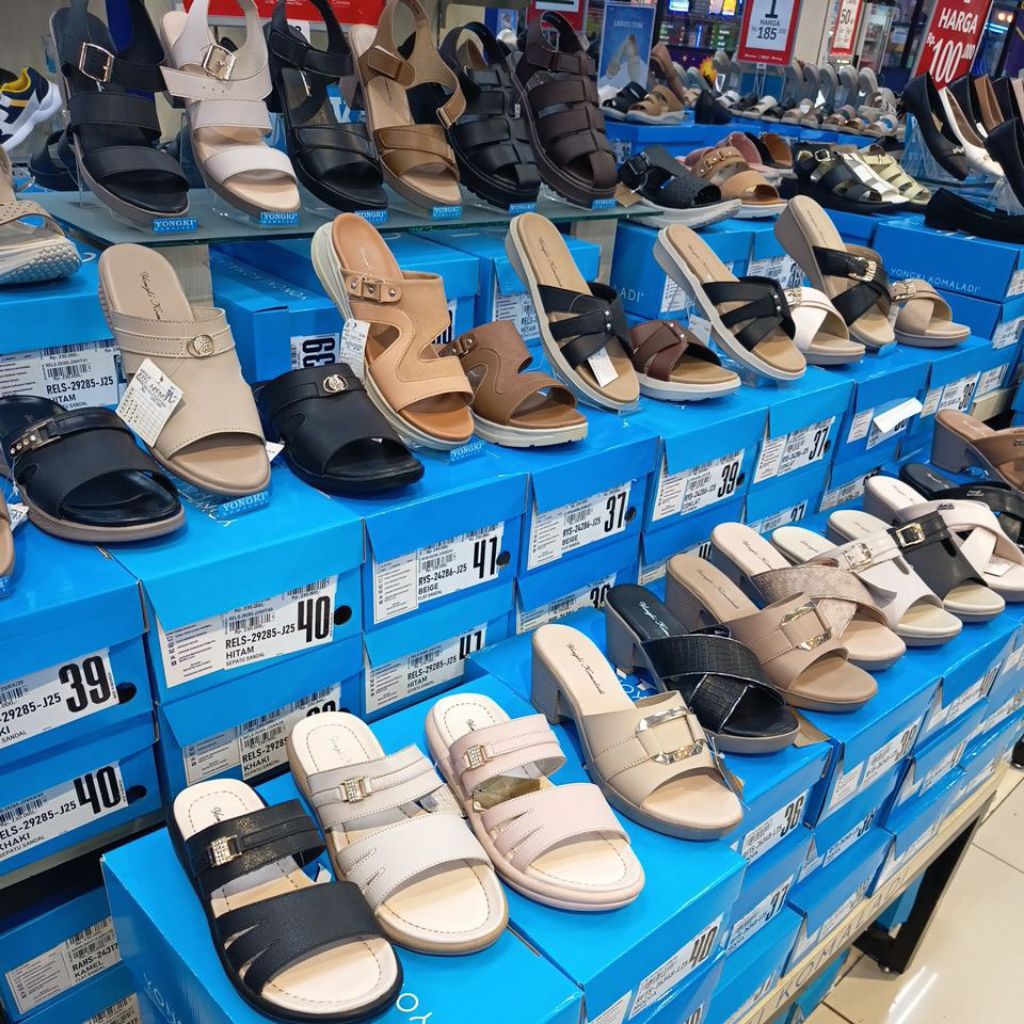 YONGKI KOMALADI SANDAL WANITA