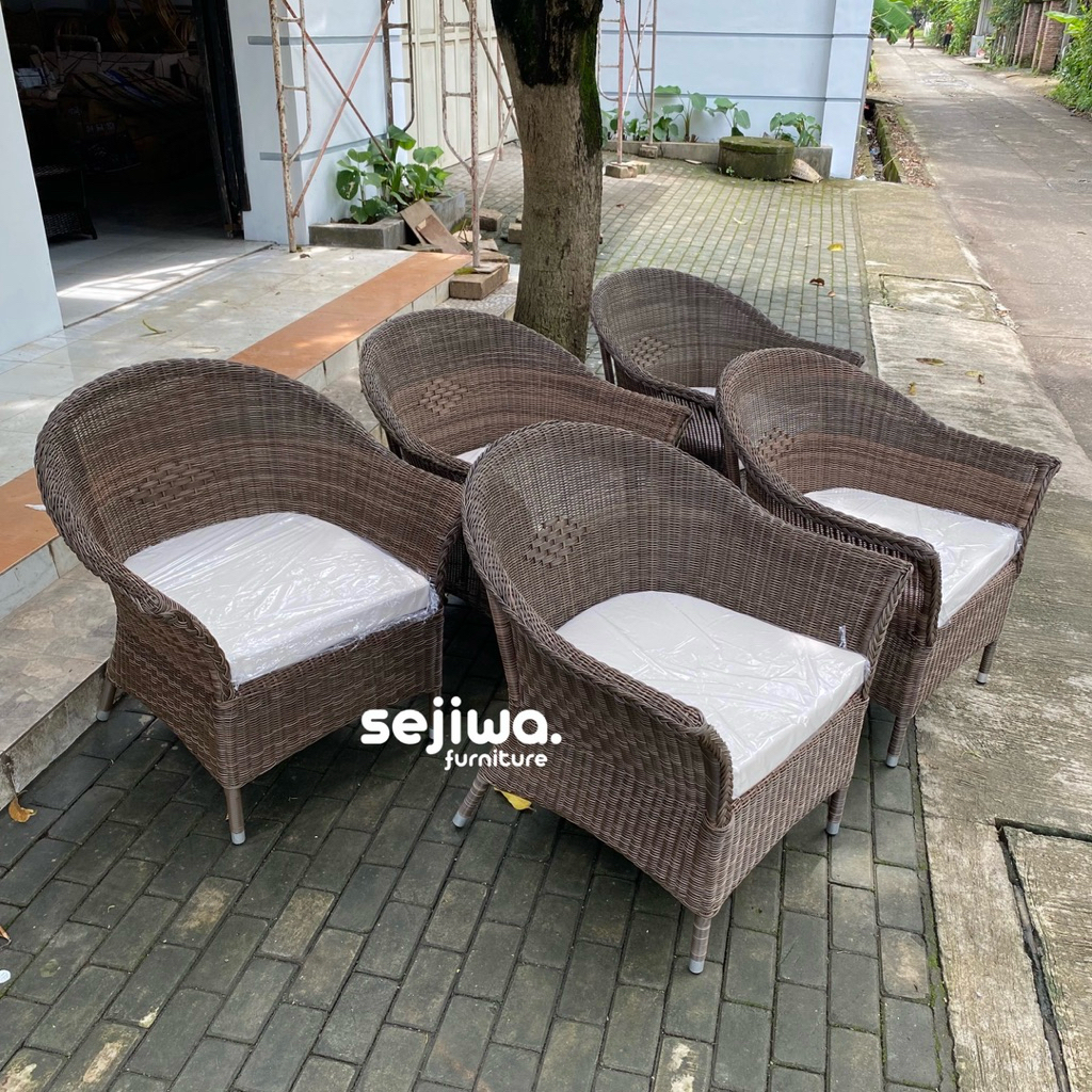 Kursi Cafe Outdoor Anyaman Rotan Sintetis / Kursi Santai Outdoor Rotan Sintetis