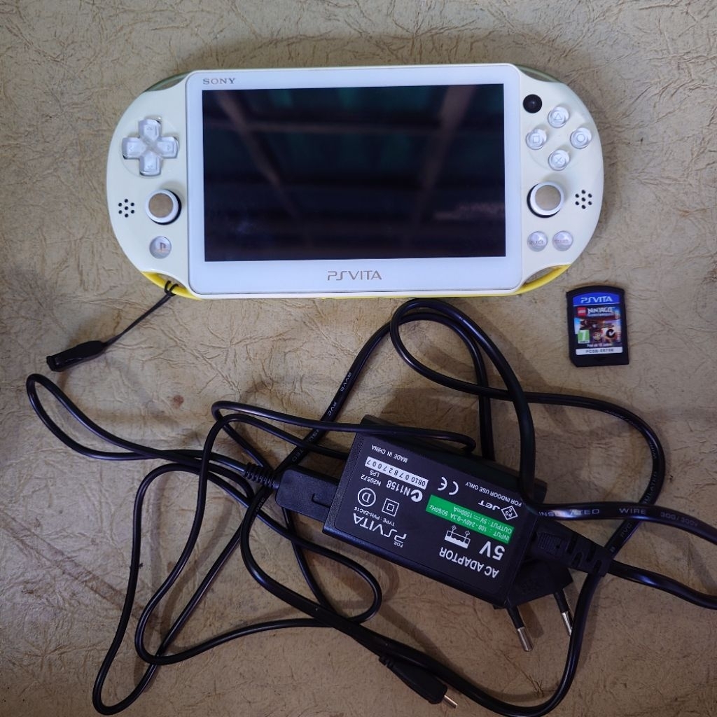 Ps Vita Slim Lime Green OFW 8GB BONUS GAME