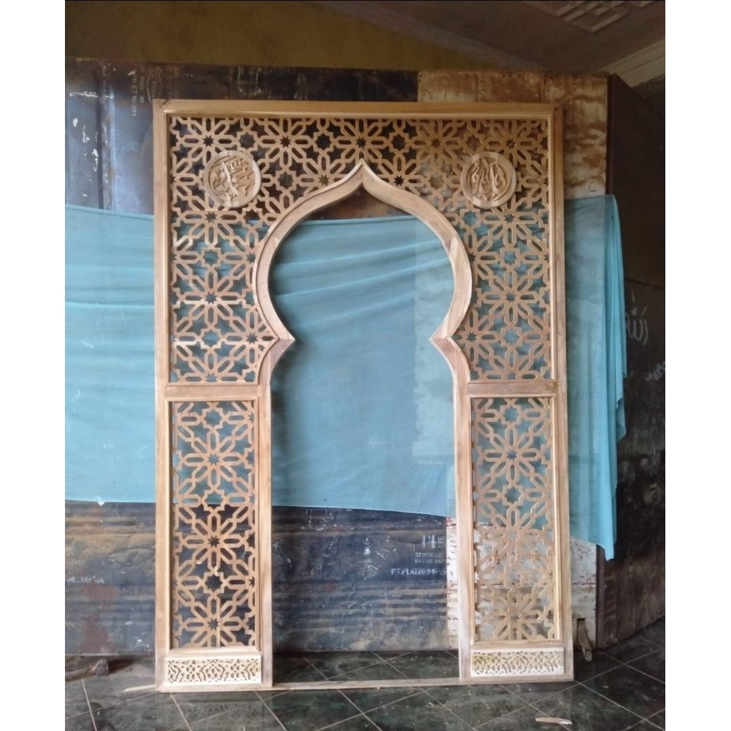 Mihrab Krawangan Ukir