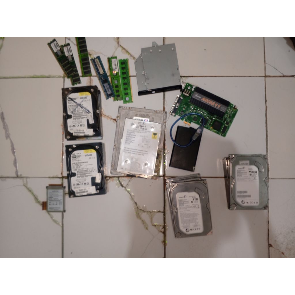 Bekas Pc Kantor (Hardisk, ram, pcb)