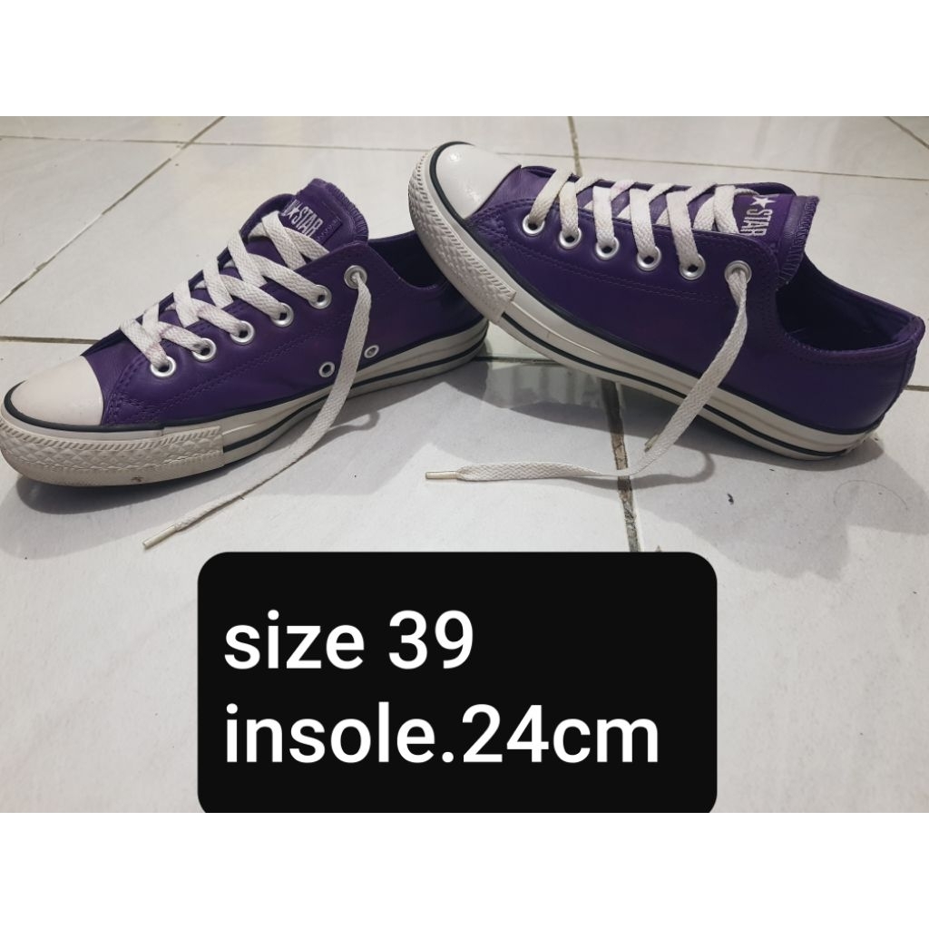 SepatuConverseKulit