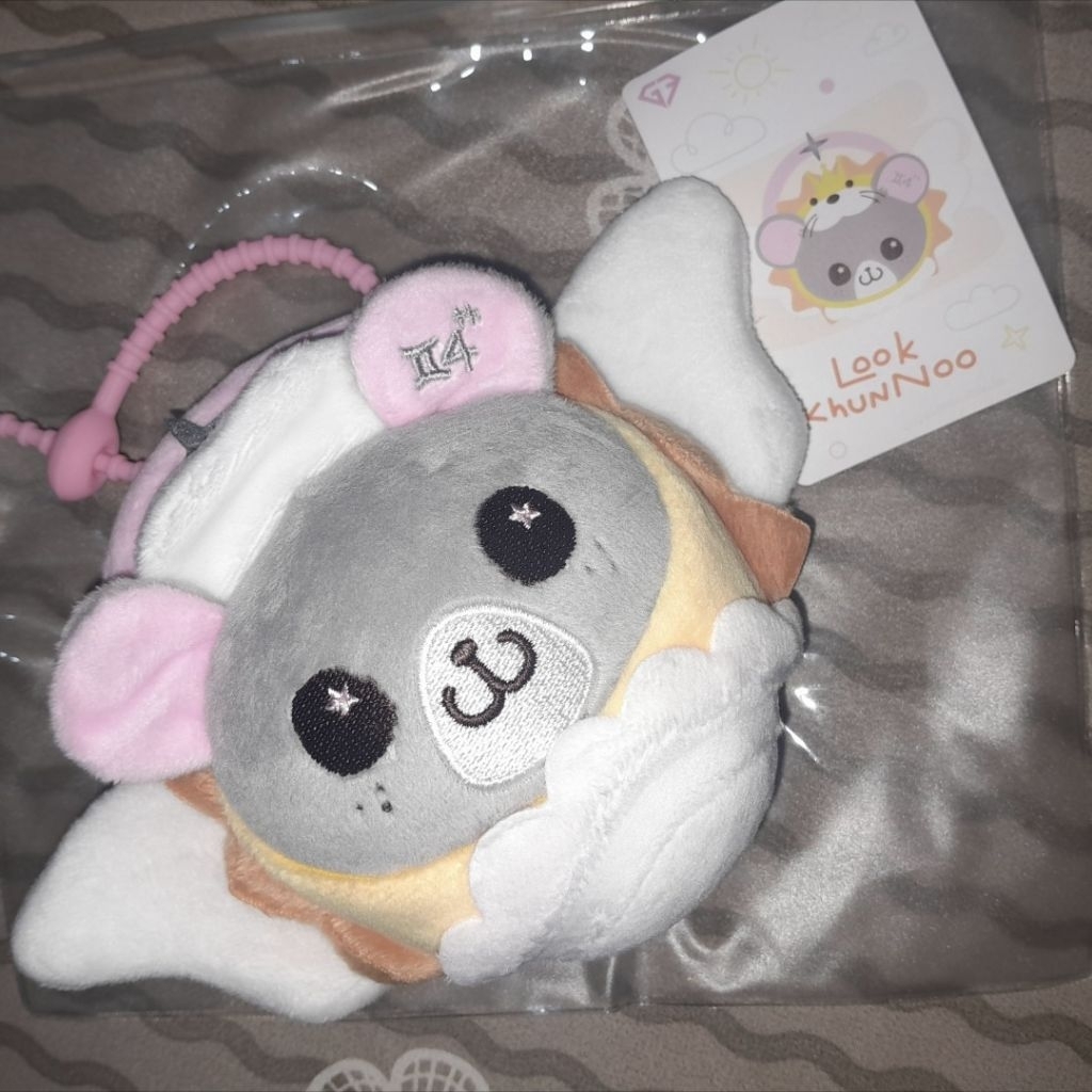 LOOK KHUNNO BREEZY BALLOON DOLL KEYCHAIN GMMTV