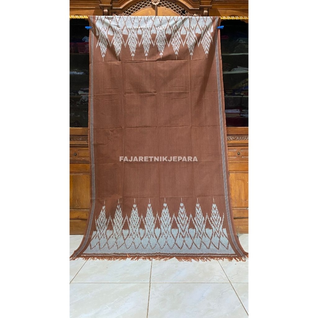 ETNIK KAIN TENUN BLANKET TROSO JEPARA MOTIF(CEMARA) WARNA COKLAT