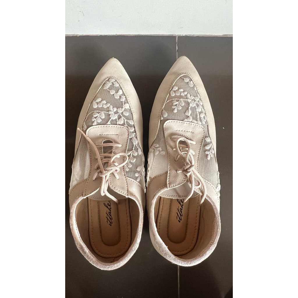 Baca deskripsi dulu sampai selesai ya, PL, goodcondition, 2 sepatu ittaherl Rien size 40, dan Willow