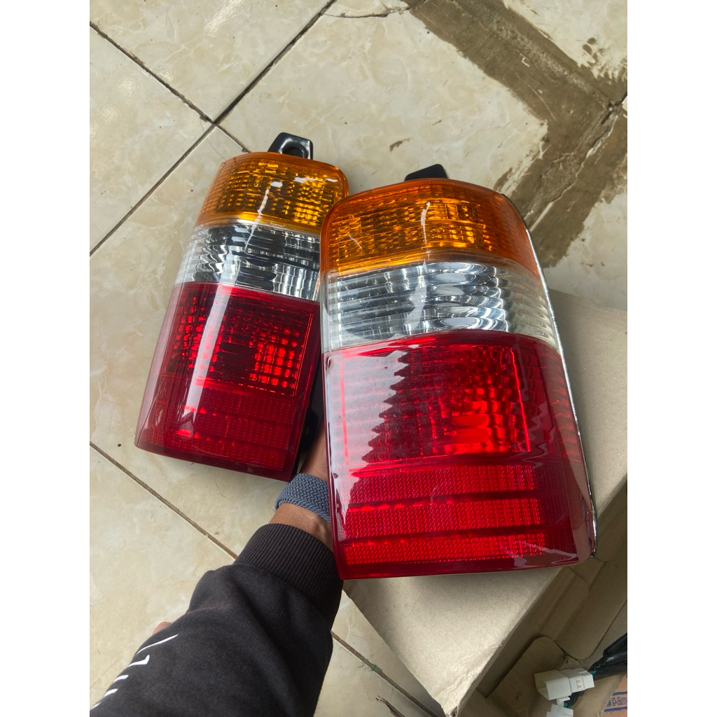 Stoplamp Belakang Kijang Kapsul 2003