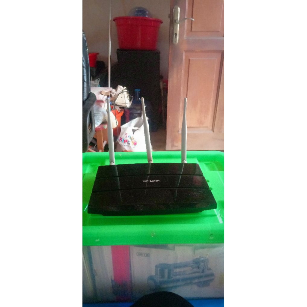 Router TP-LINK 300mbps wireless N gigabit ADSL2+ modem router TD-W8970 3antena normal