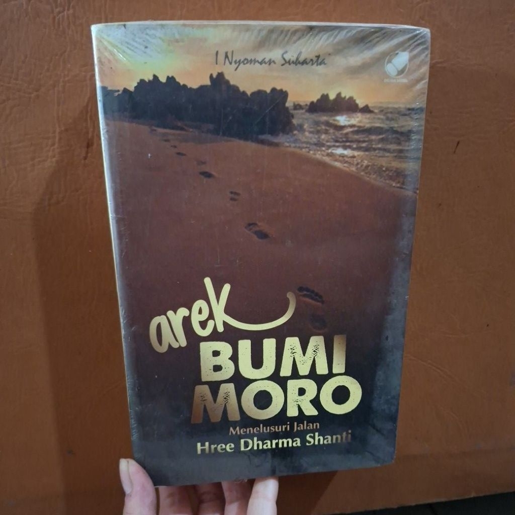 buku baru/segel : arek bumi moro - I Nyoman Suharta