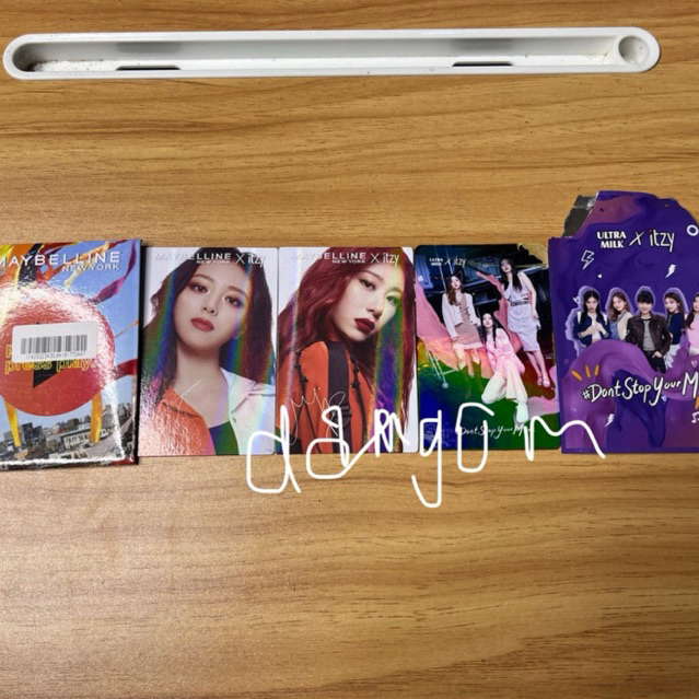 PHOTOCARD ITZY MAYBELLINE ULTRAMILK YUNA CHAERYEONG OFFICIAL HOLOGRAM GLOSSY