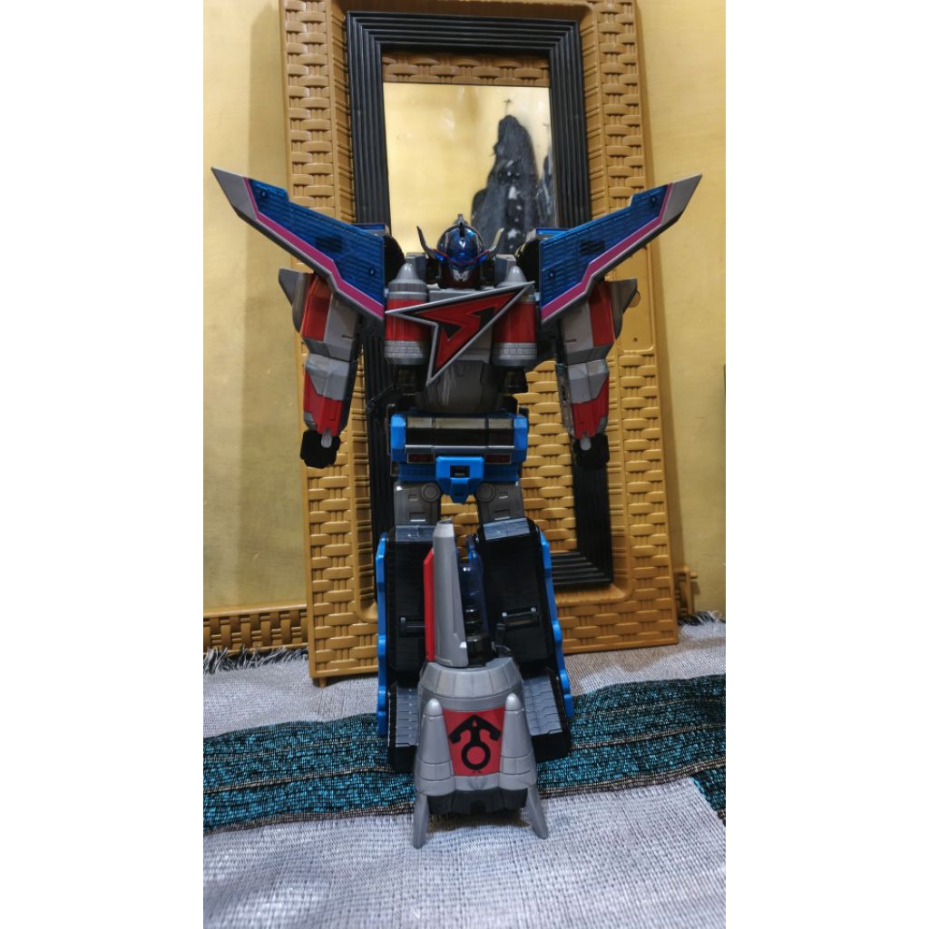 Gaint Saver Space Deleter Solar Saver Megazord