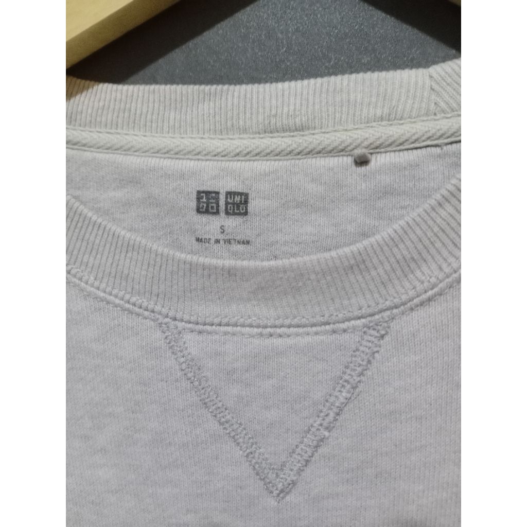 Crewneck UNIQLO Original - Preloved
