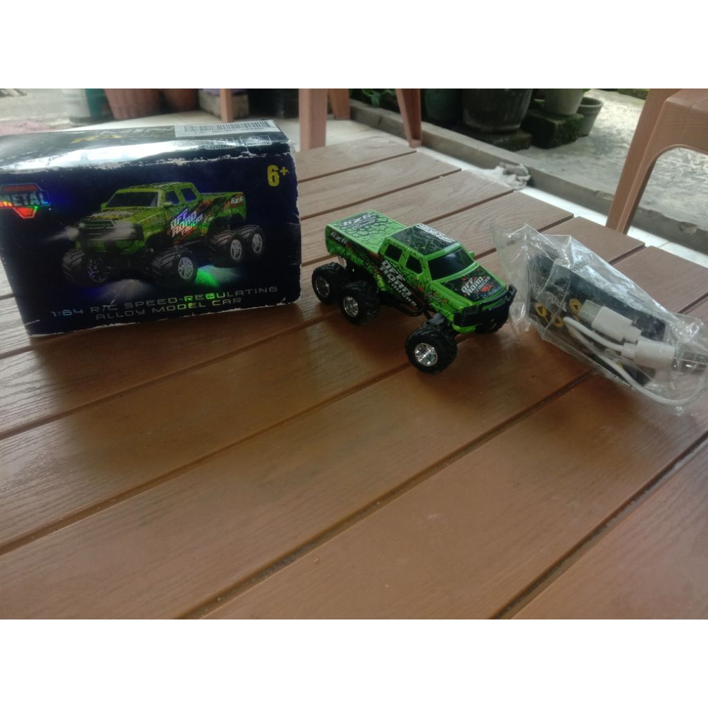 RC. offroad 6x6 1:64