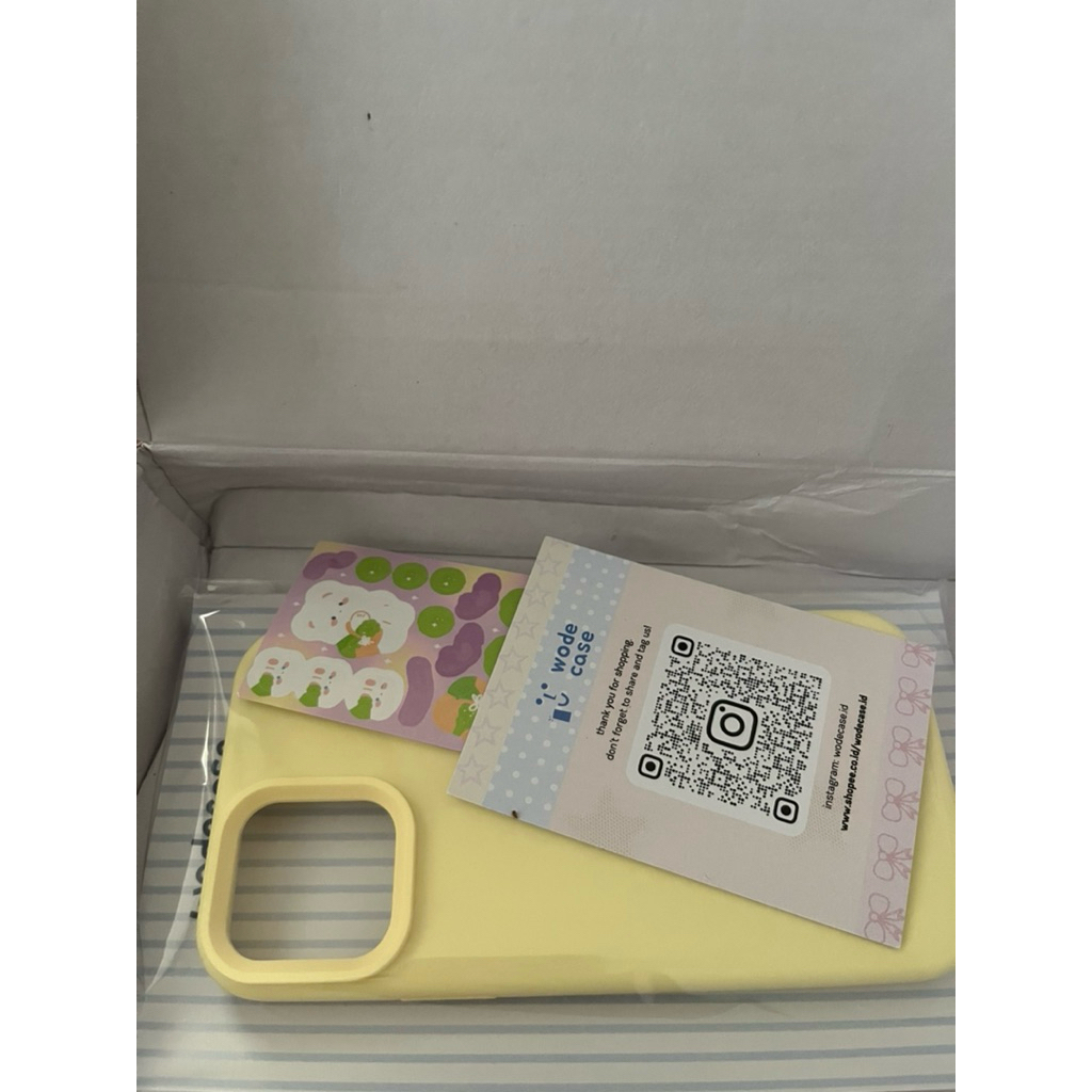 Softcase Iphone 12/12pro (Preloved)
