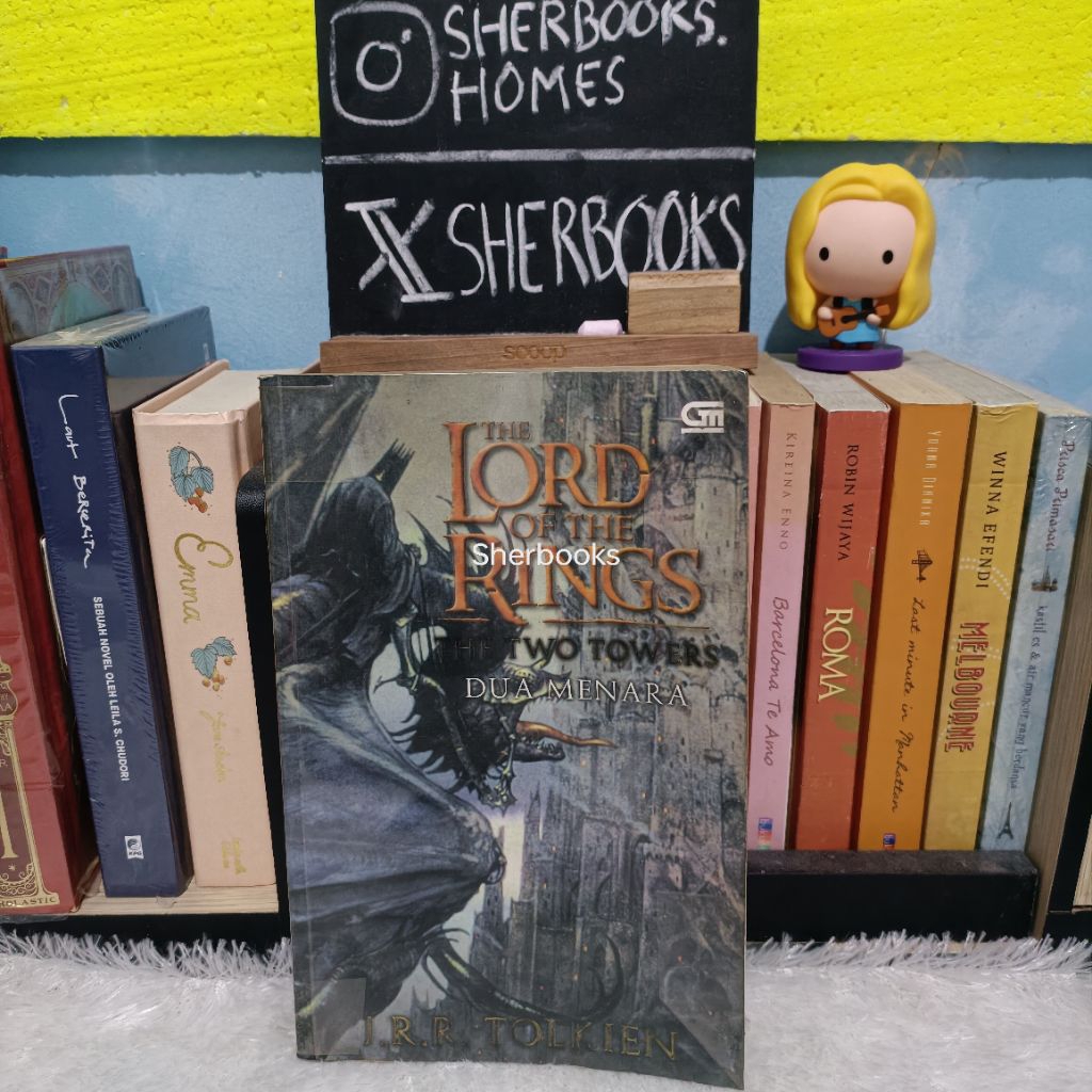 [PRELOVED ID ORI] The Lord of the Rings: Dua Menara - J.R.R. Tolkien, Gita Yuliani K. (Translator)