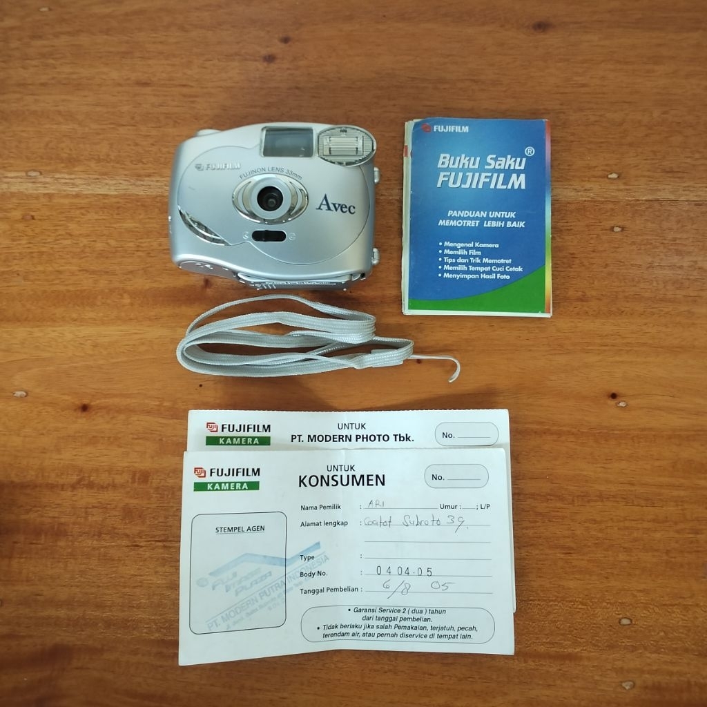 Kamera analog Fujifilm Avec (camera point & shoot) — kamera compact klasik