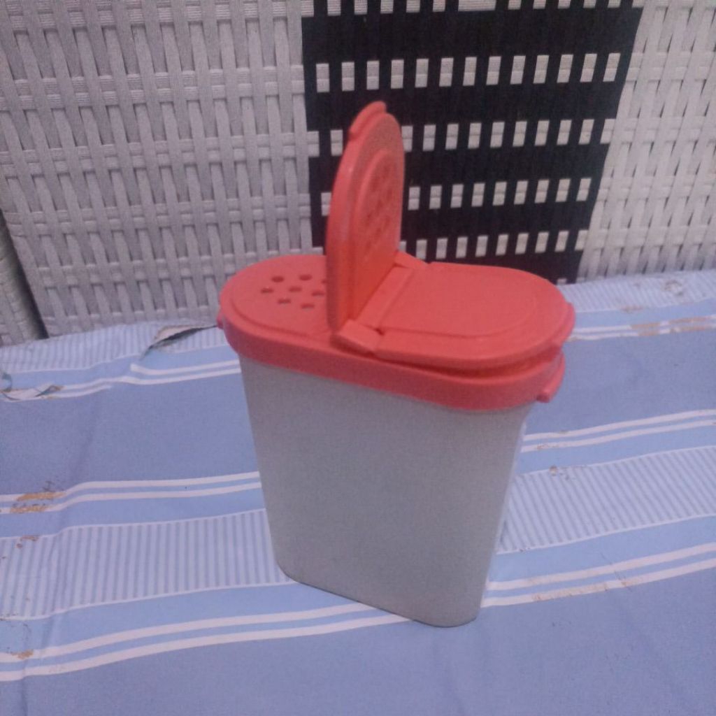 Tupperware tempat bumbu bubuk