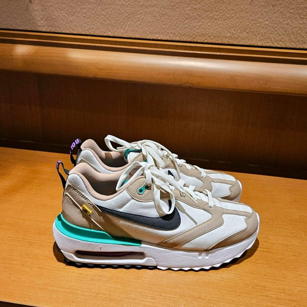 NIKE Air Max Dawn SE Moving Company