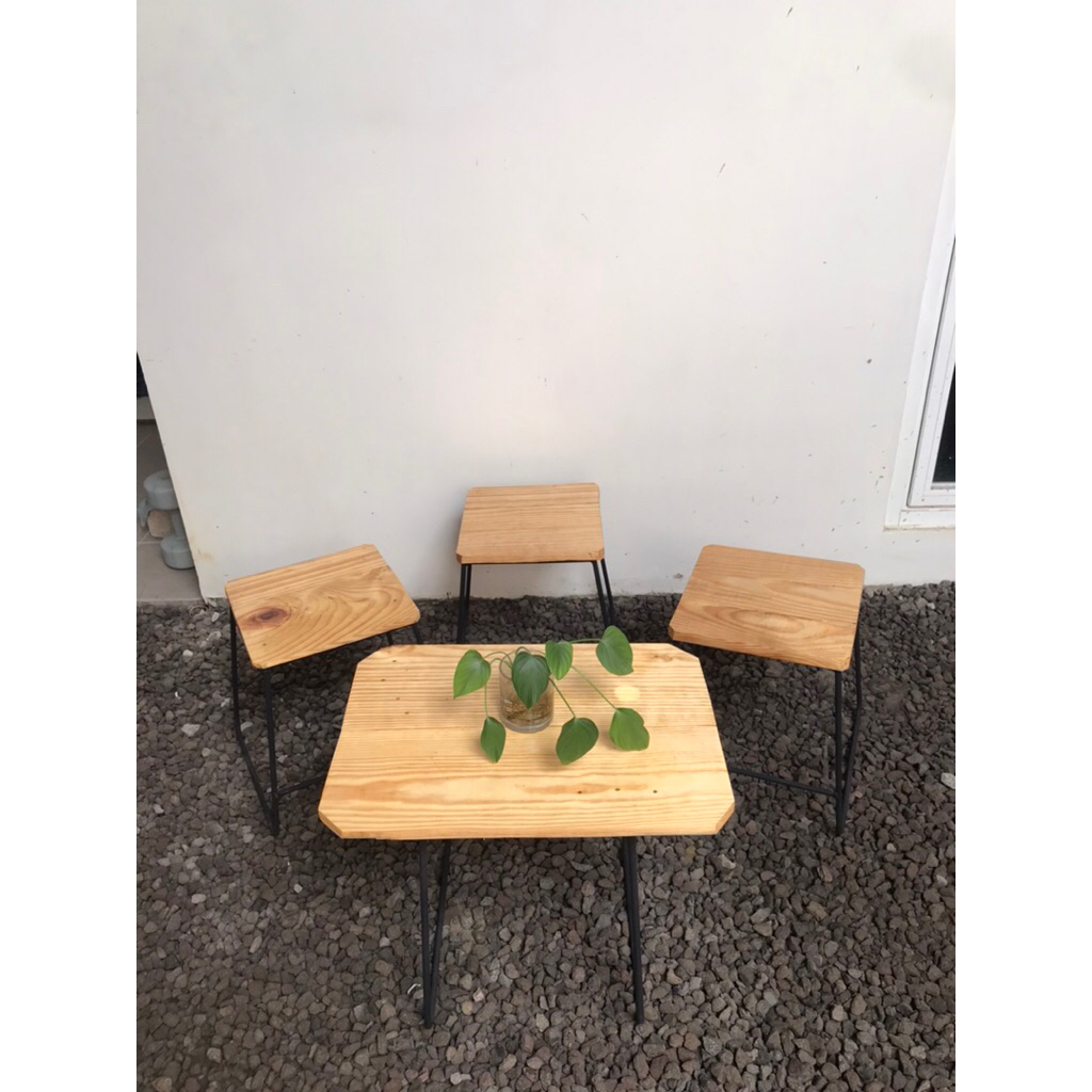 Set Kursi Cafe Besi Kayu Minimalis