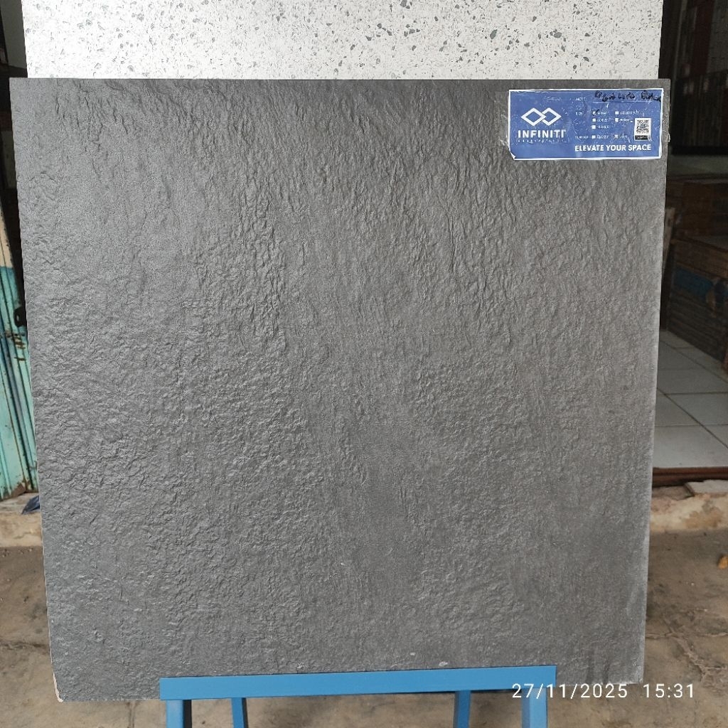 Granit infinity Gigalito Black 60x60 abu kasar