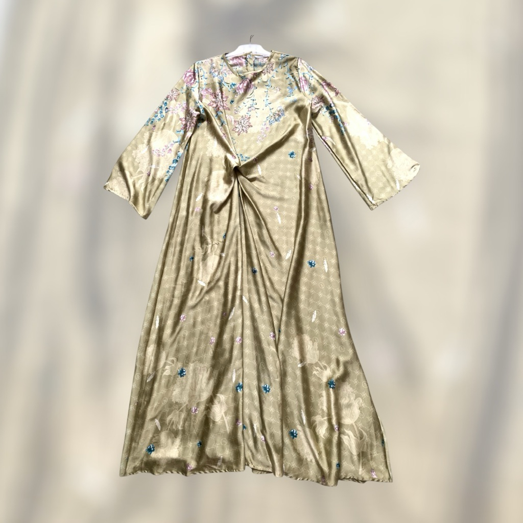 ria miranda gamis preloved