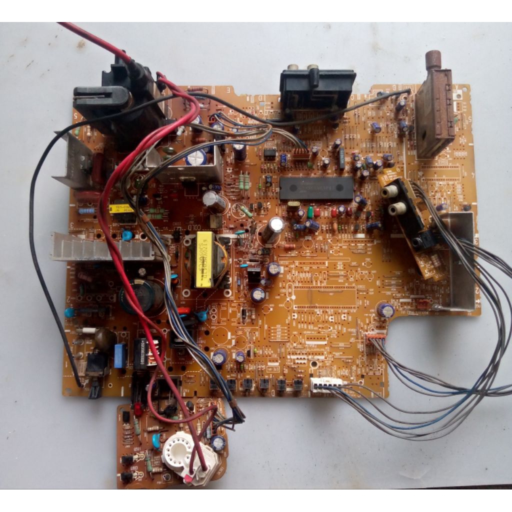 mesin tv LG tabung 21inch,komponen lengkap,cabutan blm test/gambling
