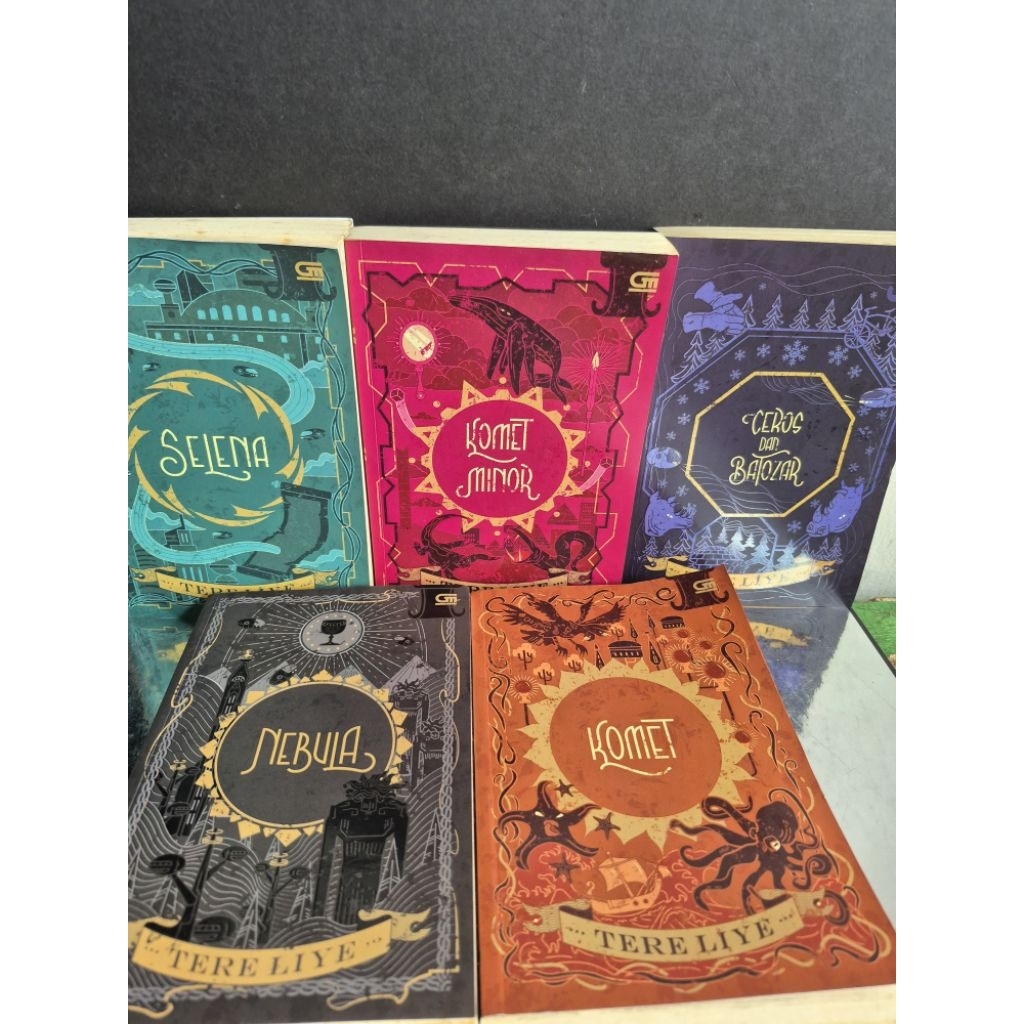 Novel Komet,Ceros,Selena,Komet,Nebula Paket 5 Buku Take All Preloved Original