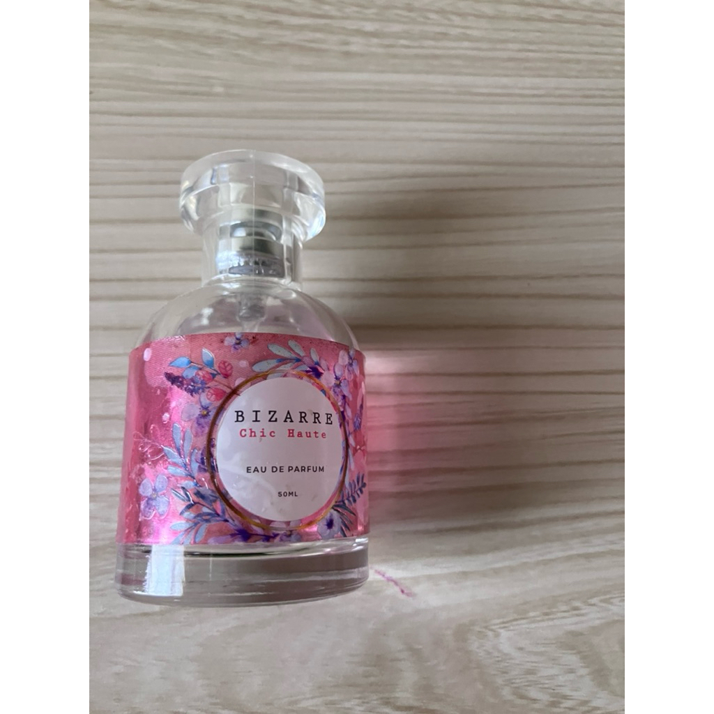 parfum bizarre chic haute