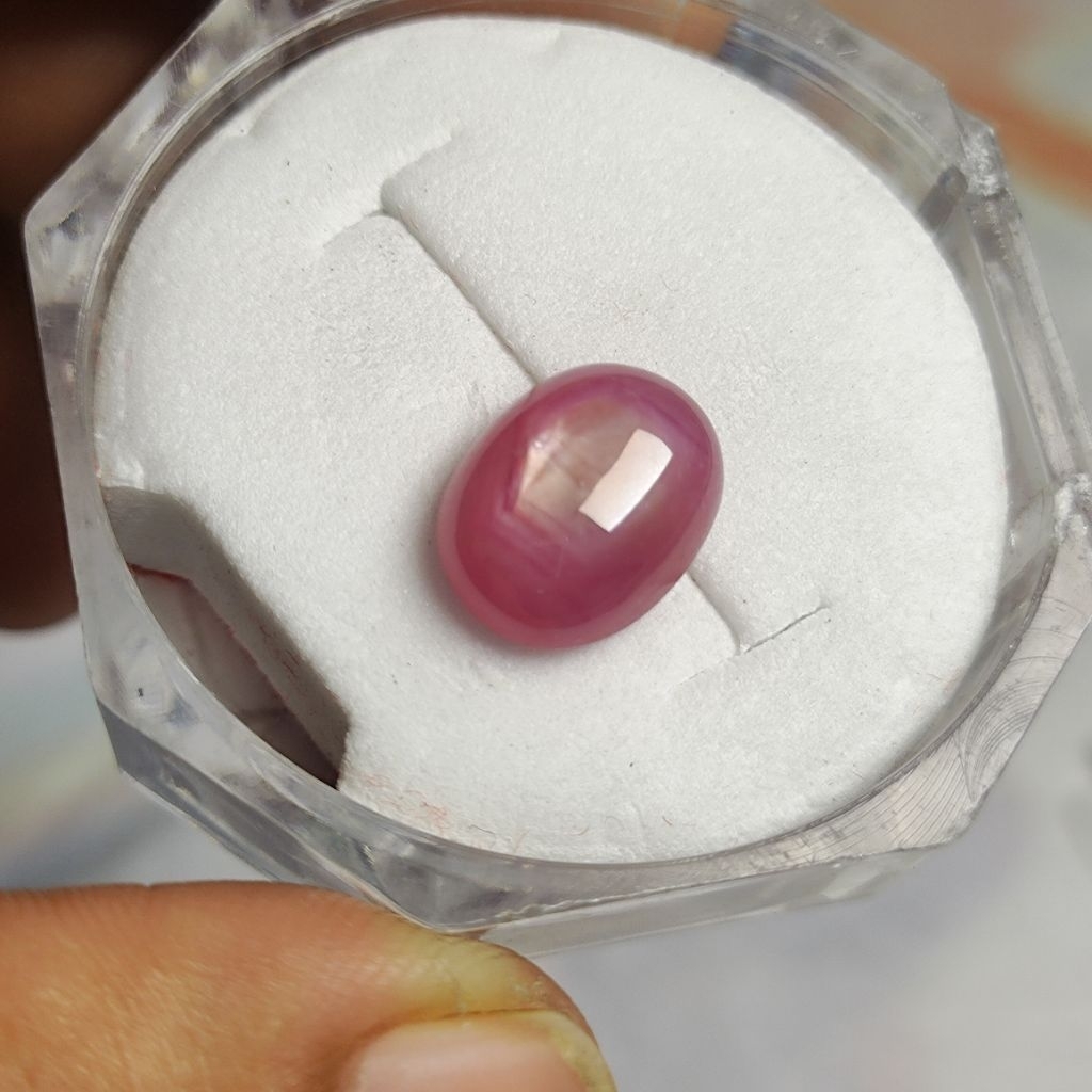 batu permata Ruby pink star