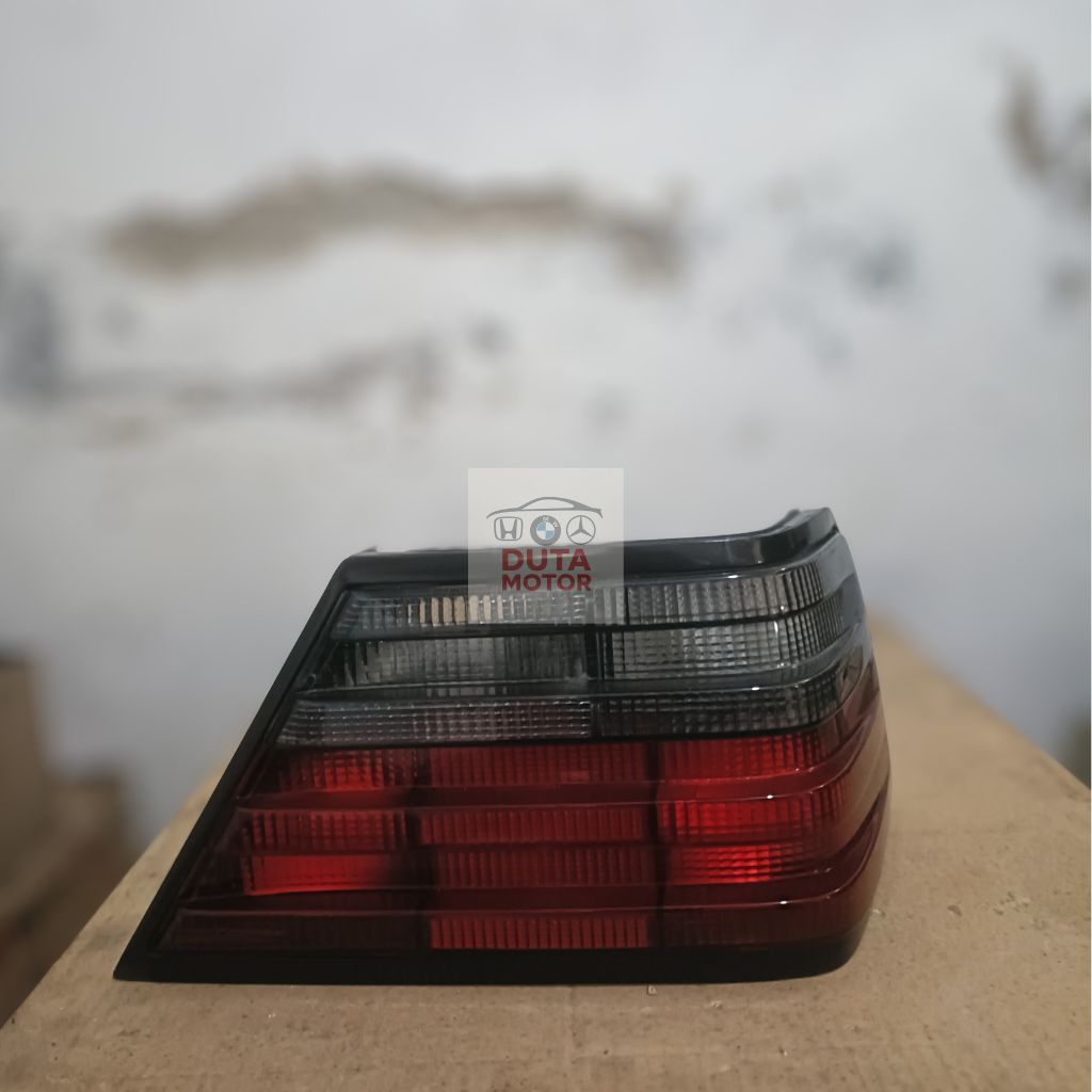 Mika Stop Lamp Putih Merah Kanan Mercedes Benz W124 E320mp