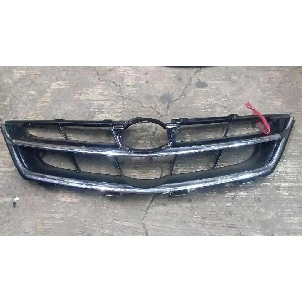 Grill Avanza Vvti 2010
