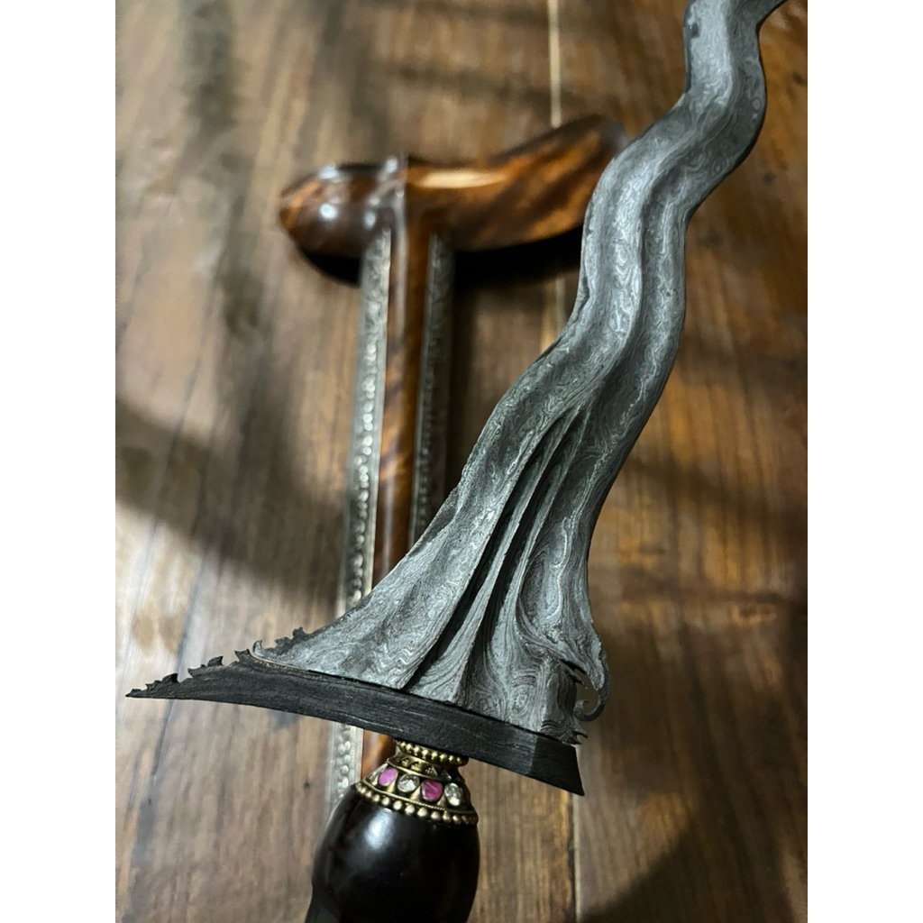 keris sepuh dapur parungsari pamor pedaringan kebak tangguh, yasan empu Lurah Ki Nom, warangka gayam