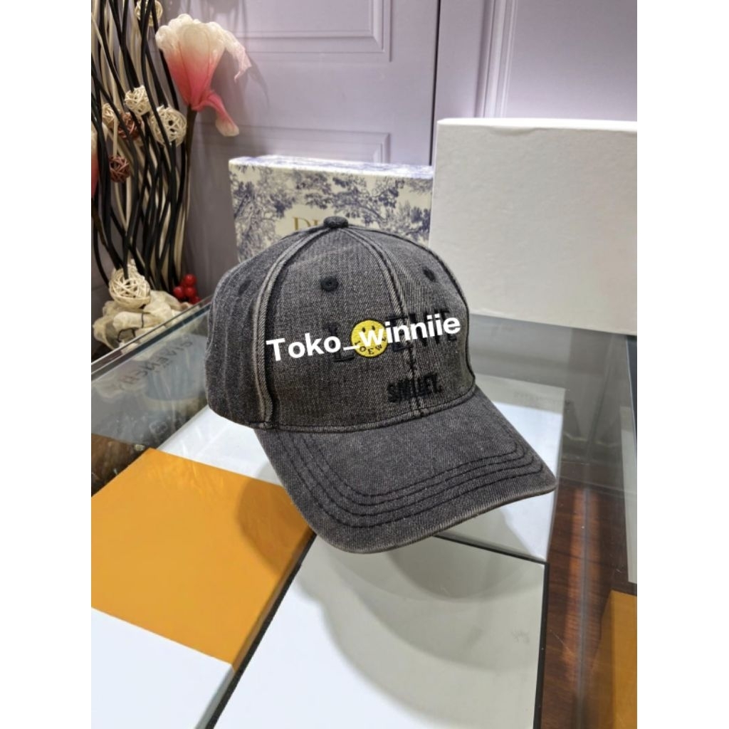Topi pet baseball import caps owe jeans ( unisex wanita pria )