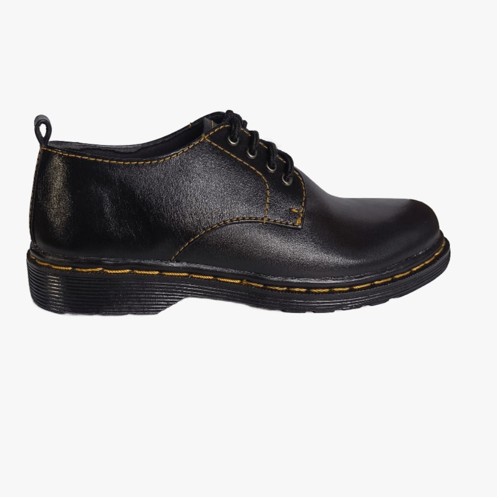 Sepatu Docmart wanita kulit