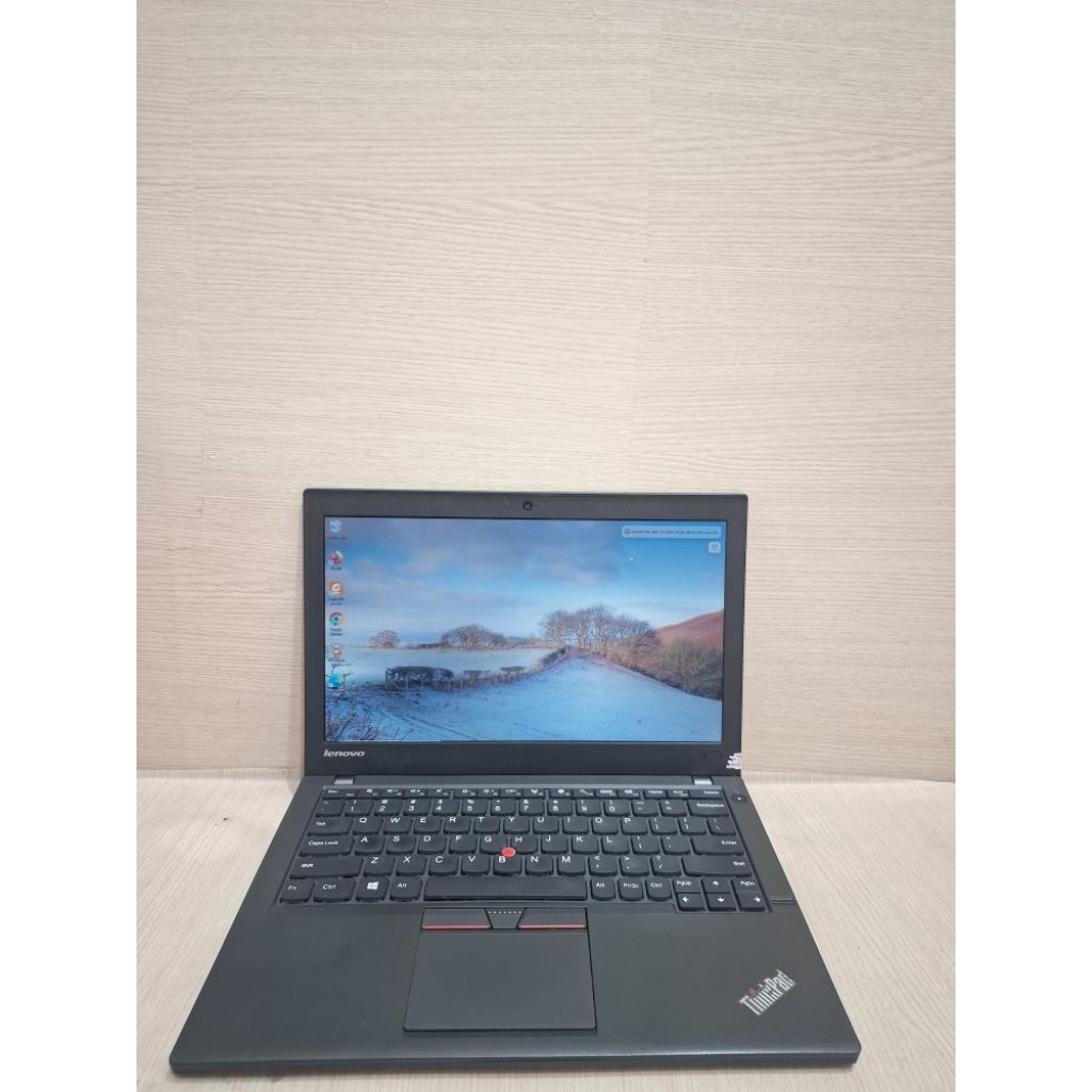 725. Lenovo Thinkpad X250 Core i5 gen 4|SSD 256 Gb