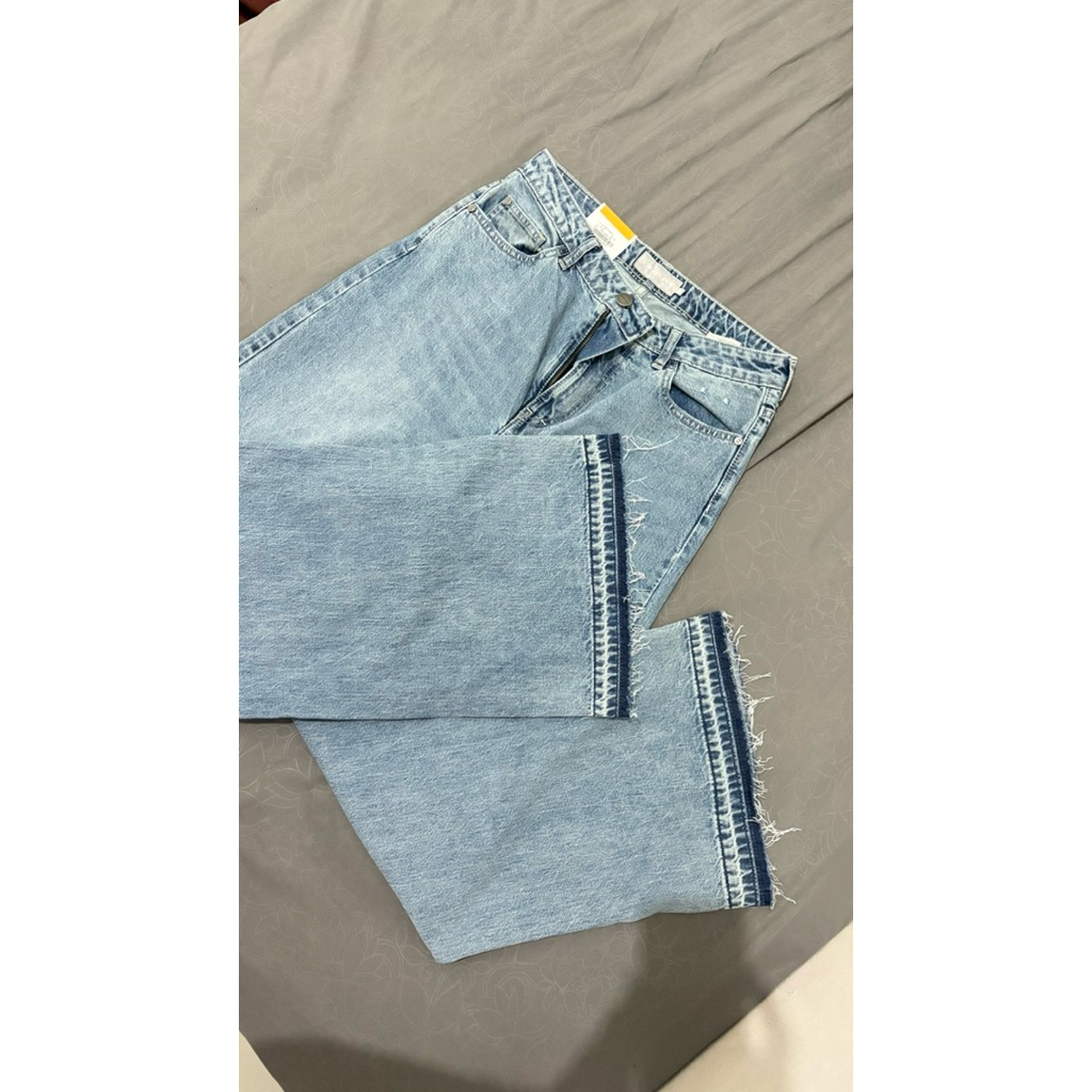 TIRA JEANS EXECUTIVE