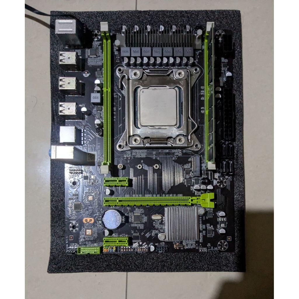 Mobo Intel x79 + Intel Xeon e5 2670 v2 + ram DDR3 Samsung 16gb