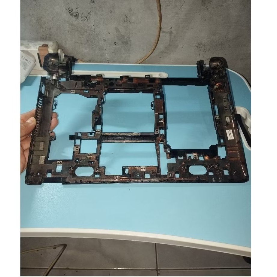 frame internal dudukan motherboard bottom case acer aspire v5-131 series