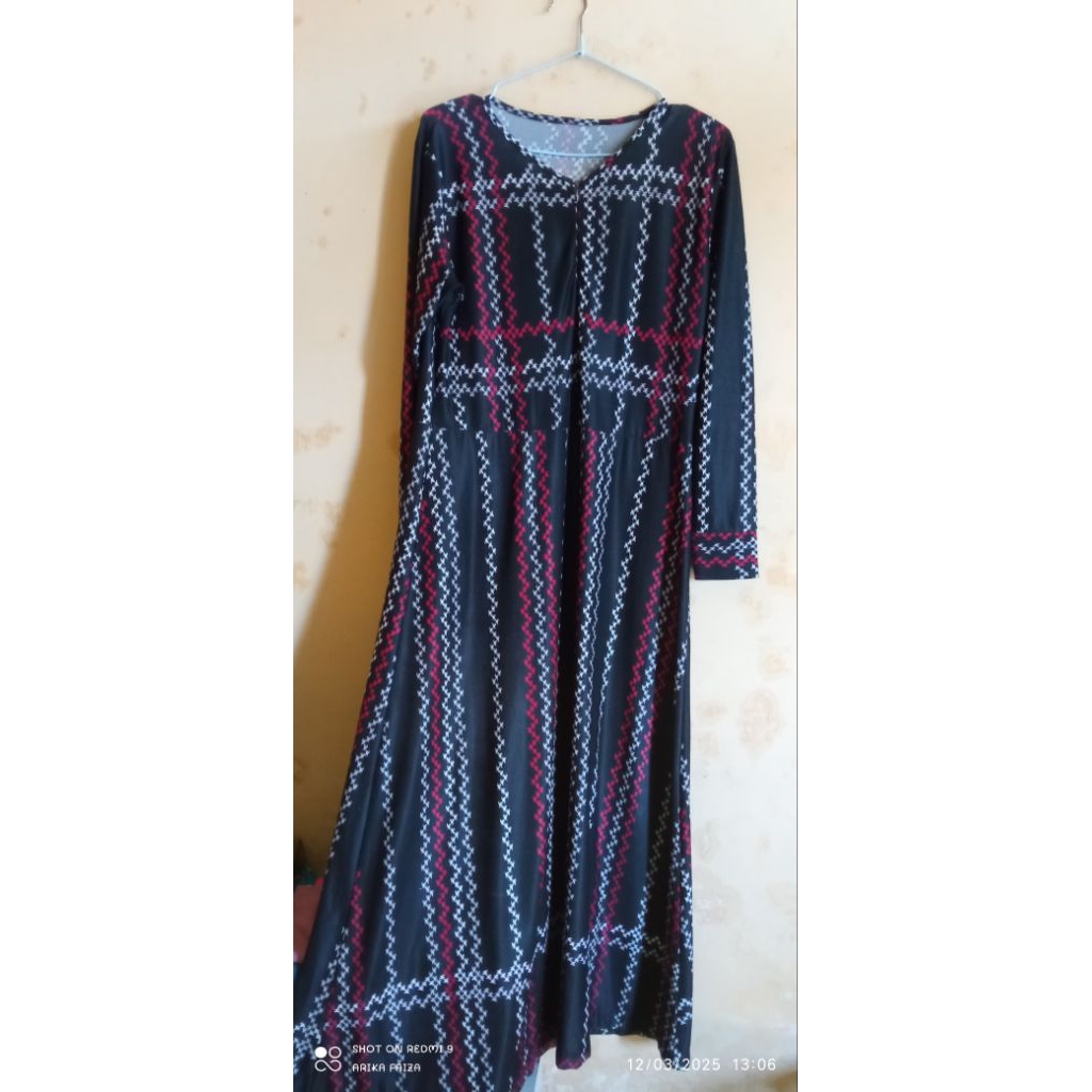 gamis PL hitam. kombi