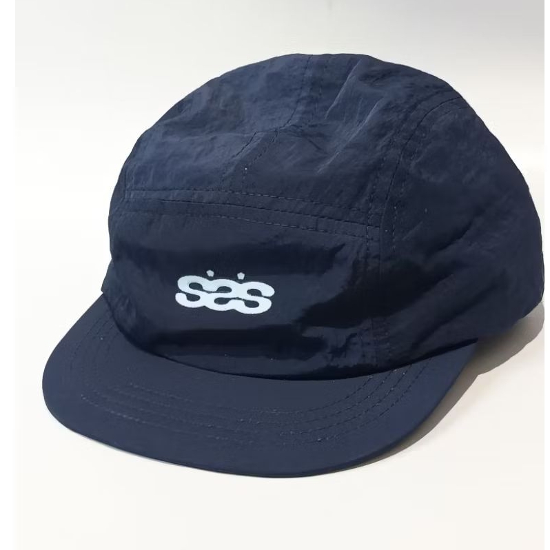 Topi Snapback visor pendek