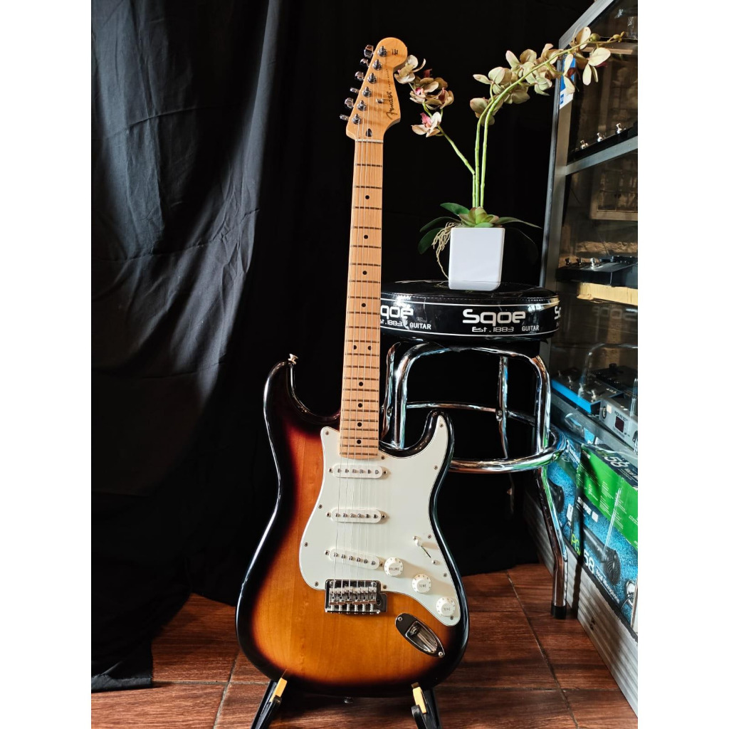FENDER PLAYER STRATOCASTER 2 TONE SUNBURST USED