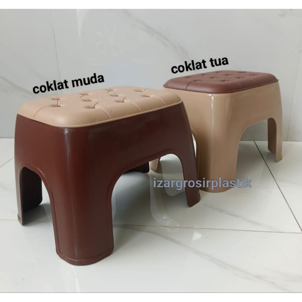 Kursi Plastik/Kursi SOFAKU/kursi pendek