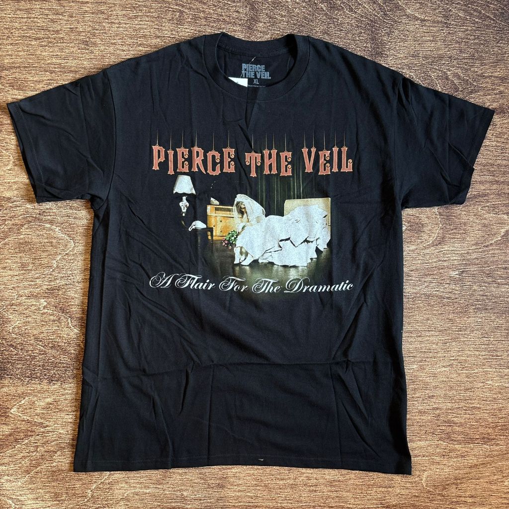 EXCLUSIVE KAOS BAND OFFICIAL PIERCE THE VEIL - FLAIR FOR THE DRAMATIC BOYFRIEND FIT GIRLS ORIGINAL M