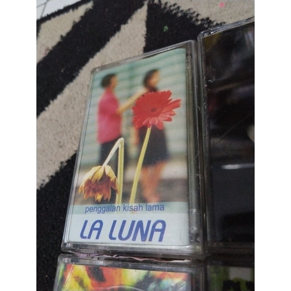 kaset pita laluna / penggalan kisah lama