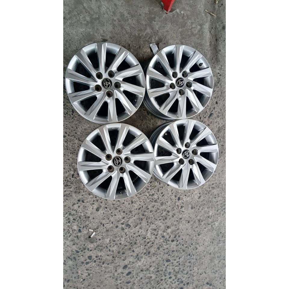 Velg Mobil Copotan Zenix Ring 16 Kondisi Bagus
