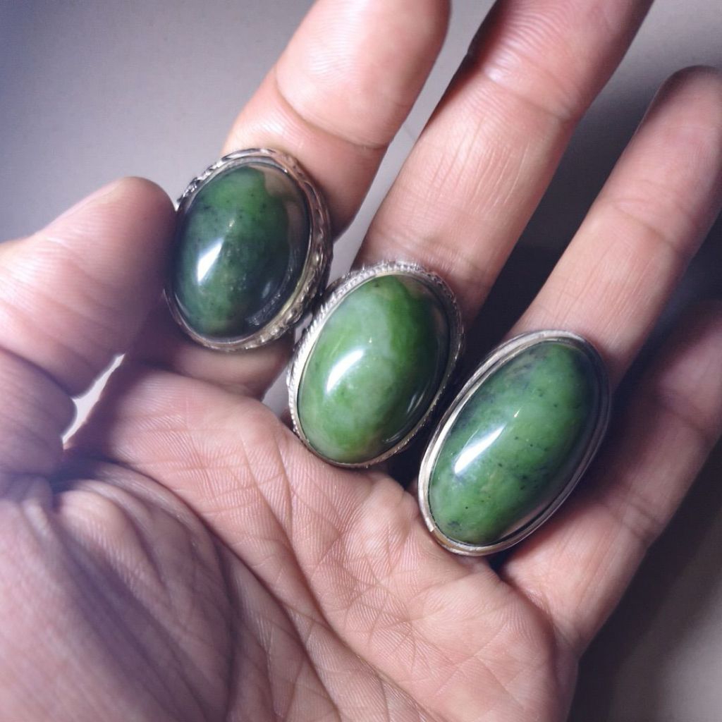 nephrite Jade live