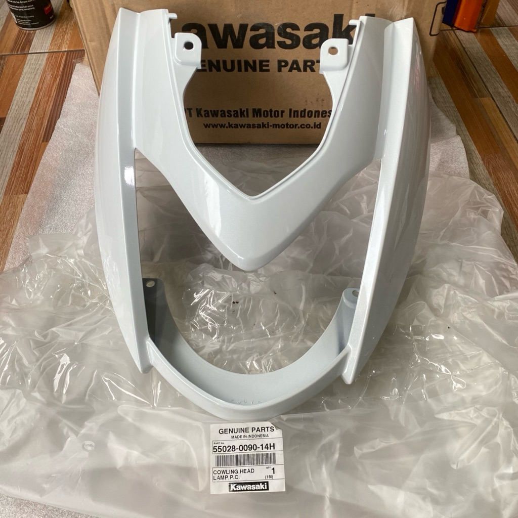 batok tameng depan cover lampu depan kawasaki zx130 putih