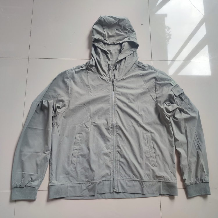 85. Jacket Outdoor Casual Feltics Size setara M - Pakaian Gunung Lapangan Running Olahraga