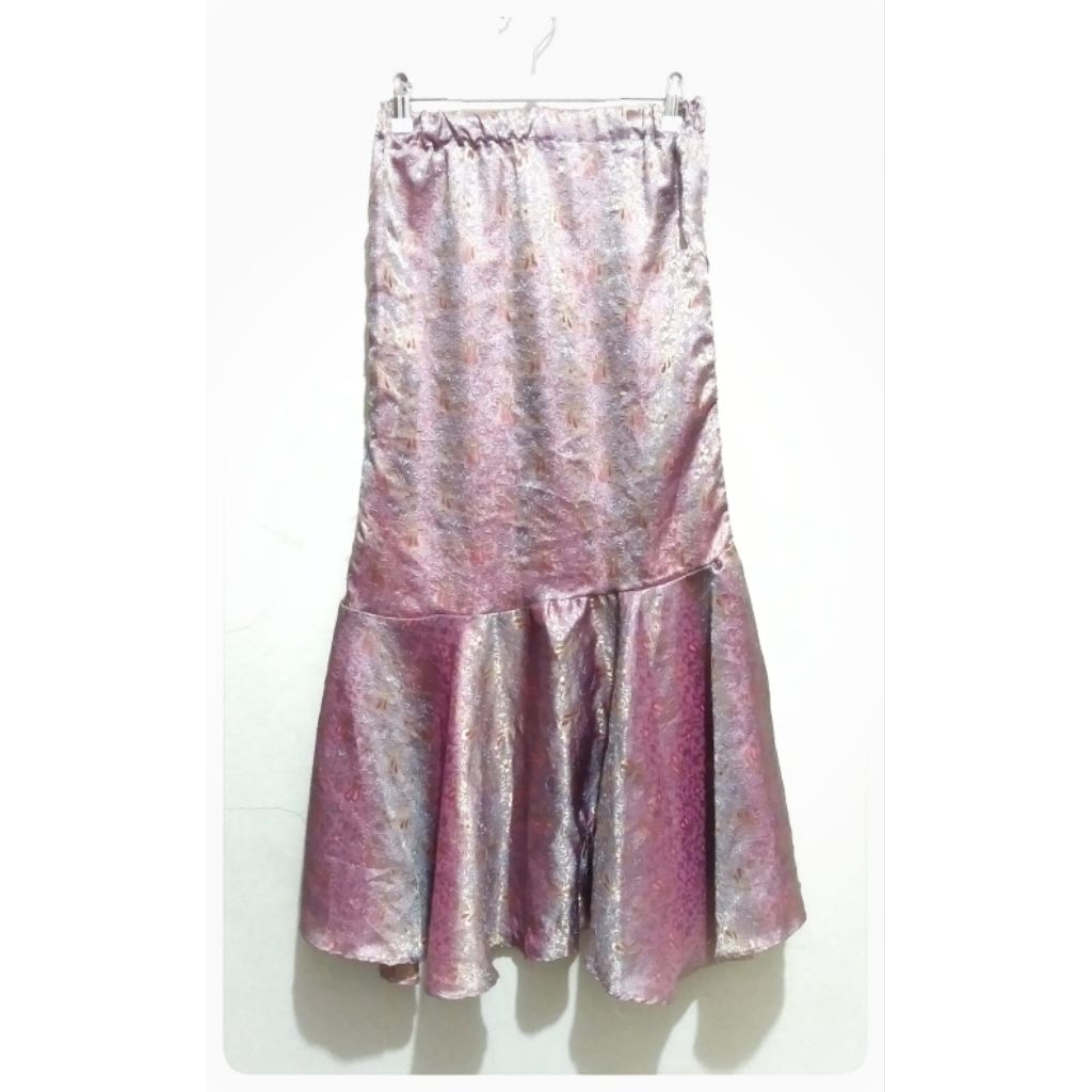 Rok Panjang Satin Batik Duyung Baby Pink Pinggang Karet